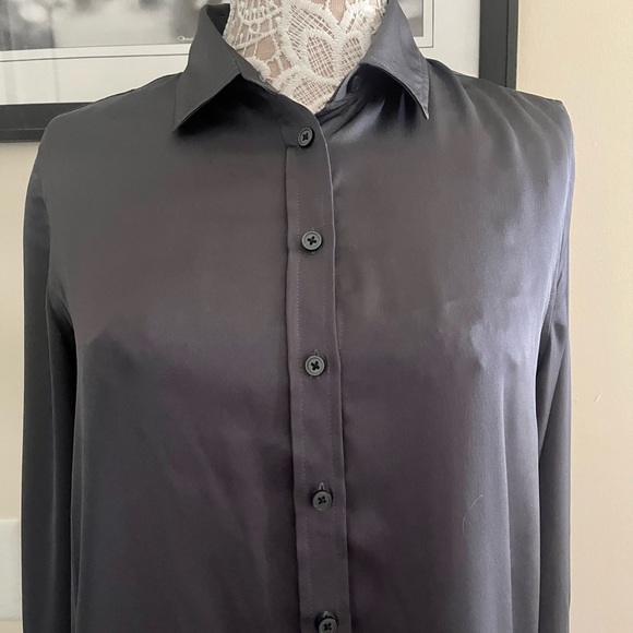 Banana Republic blouse zize S runs bigger like M good condition - Picture 5 of 13